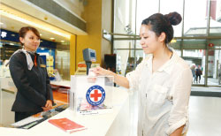 領匯旗下 7 個商場設香港紅十字會捐款箱。 Hong Kong Red Cross Donation Boxes are placed at seven of The Link's shopping centres.