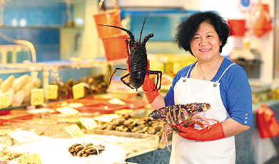 海鮮世家 貼心服務取勝
Seafood Stall 
Wins Customers' Hearts with Thoughtful Service