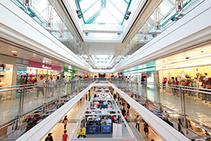 翻新後的慈雲山中心購物選擇更多。More choices are available at Tsz Wan Shan Shopping Centre following the asset enhancement project.