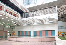翻新前的良景廣場。
Leung King Plaza before enhancement work.