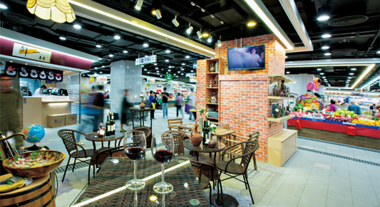 正真酒業店內設品酒雅座，於傳統街市實屬少見。
Ancient Wines Limited provides comfortable wine tasting area which is not commonly found in traditional market.