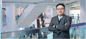 A People-first Approach to Winning
Customers’ Hearts: An Interview 
with Head of Property Management 	
Simon Tu	 以人為本  服務貼心 
專訪物業管理主管杜式文