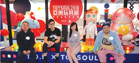 T.O.P Celebrates Grand Opening with a Playful Christmas 
T.O.P聖誕玩盡原創Figure 慶祝正式開幕