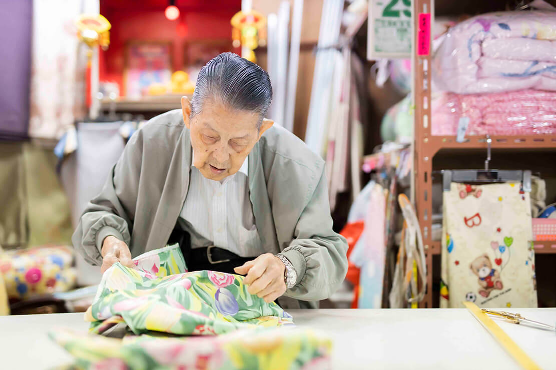 100-Year-Old Tailor Never Says Never