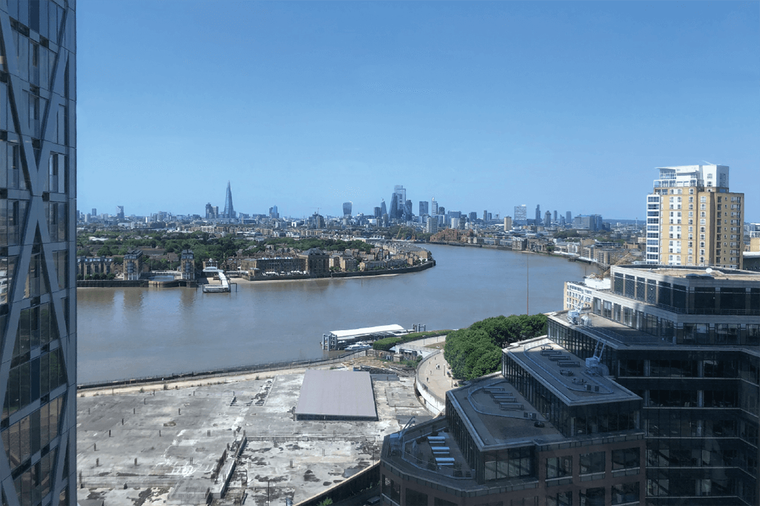 领展7月宣布，以3.8亿英镑购入伦敦甲级写字楼The Cabot的永久业权。作为领展首项英国物业，The Cabot座落于伦敦主要商业中心金丝雀码头。